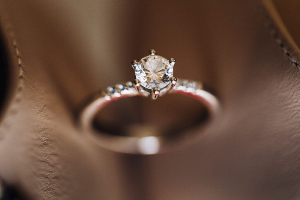 inel-de-logodna-cu-diamant-2
